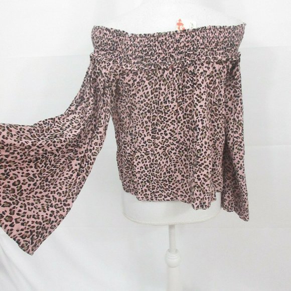 Free People Movement Top Small Off Shoulder Pink Cheetah Print Bell Sleeves $88 - Picture 6 of 9